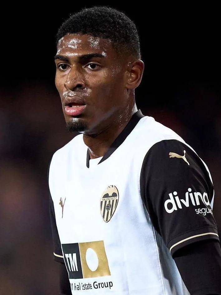 理层和几位 理层和几位