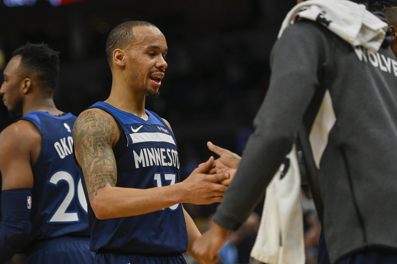 依靠精准的 依靠精准的